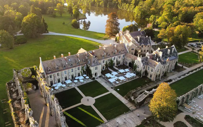 L'abbaye des Vaux-de-Cernay, un hôtel de campagne familial et hors du temps