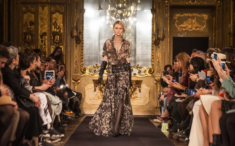 Comment une entreprise de mode obtient-elle le label Haute Couture&nbsp;?