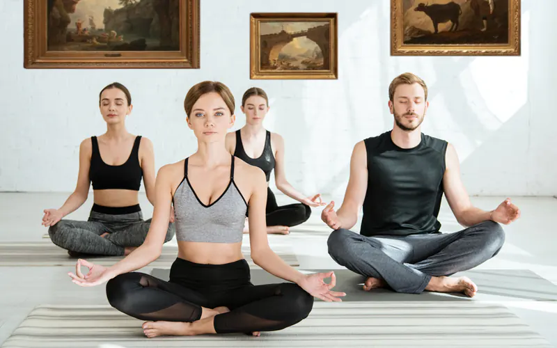 Si vous faisiez votre séance de yoga dans un musée ?
