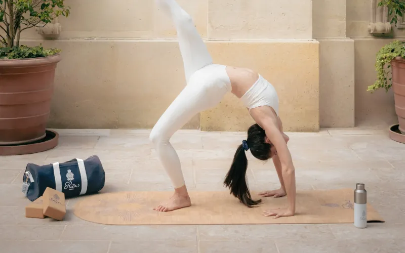Mettez-vous au yoga avec les accessoires du Ritz Paris