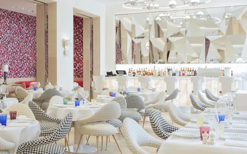 Restaurants et haute couture : quand les grandes marques se lancent dans la gastronomie